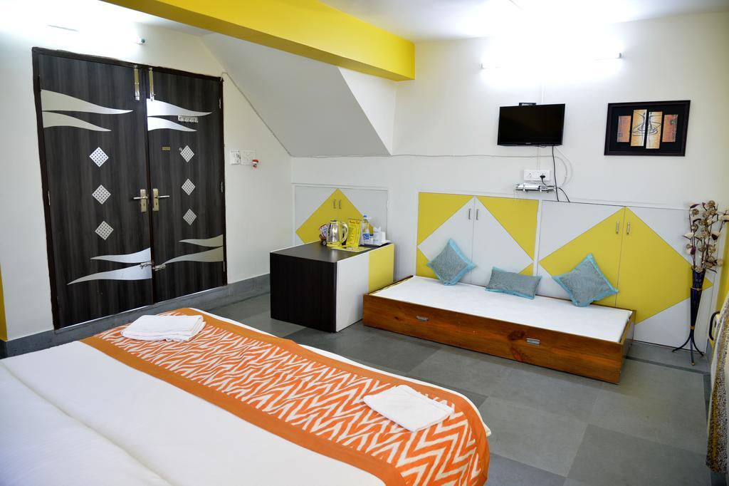 Ghosh Villa Guest House Колката Екстериор снимка